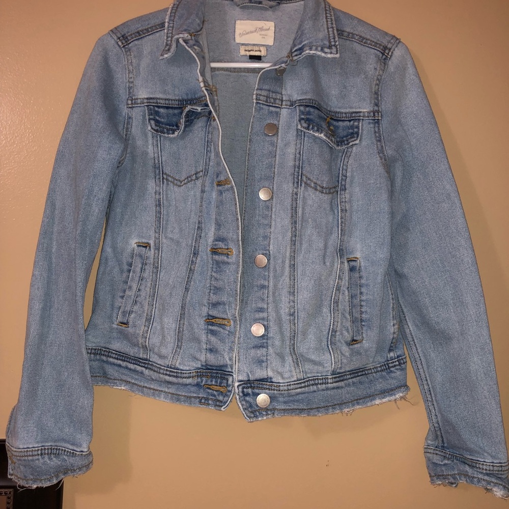 Denim Jacket with buttons and pockets